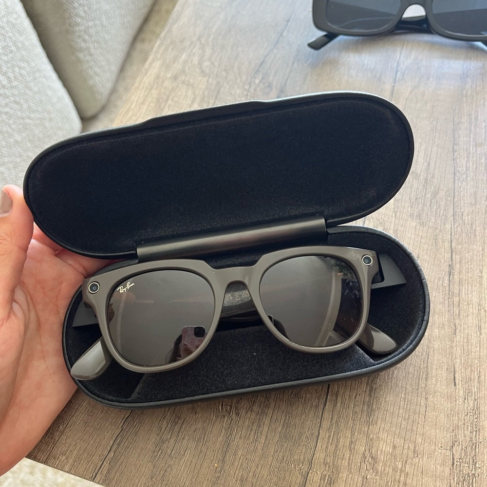 Ray bans w camera & headphone